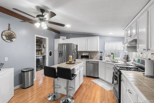 191 Big Rock Dr, Bandera, TX 78003