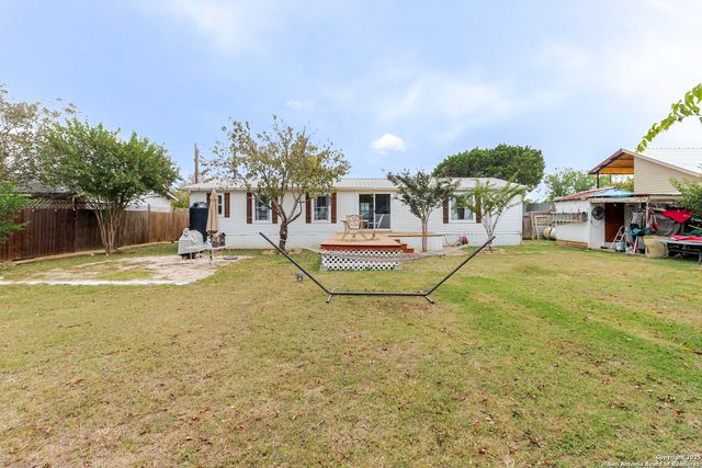 191 Big Rock Dr, Bandera, TX 78003