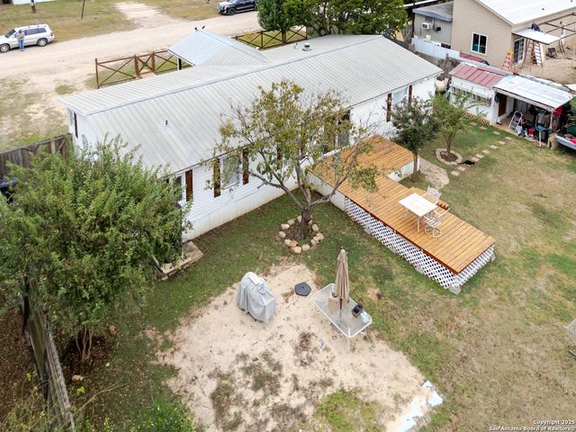 191 Big Rock Dr, Bandera, TX 78003