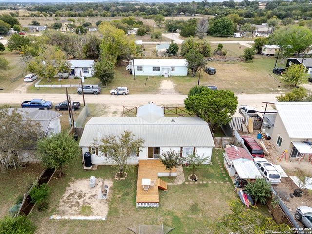 191 Big Rock Dr, Bandera, TX 78003