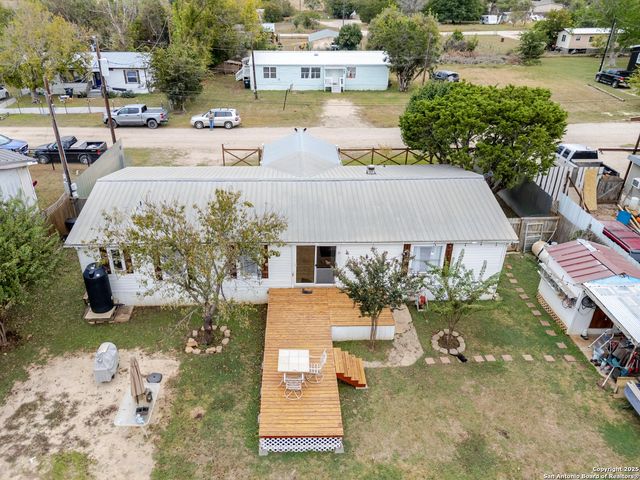 191 Big Rock Dr, Bandera, TX 78003