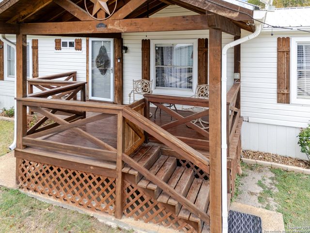 191 Big Rock Dr, Bandera, TX 78003