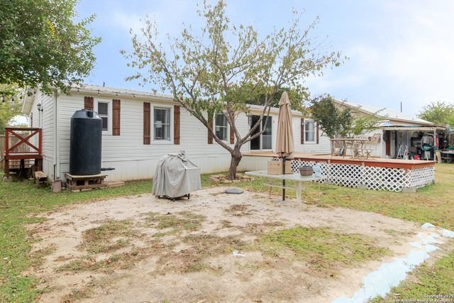 191 Big Rock Dr, Bandera, TX 78003