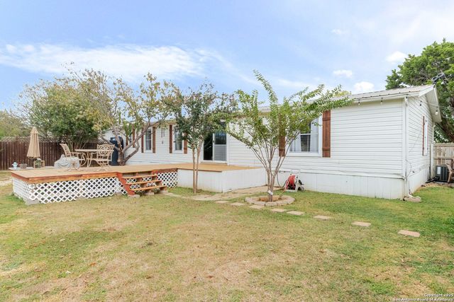 191 Big Rock Dr, Bandera, TX 78003