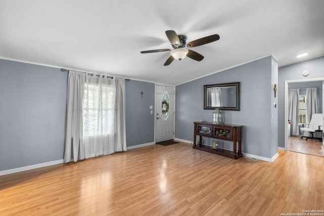 191 Big Rock Dr, Bandera, TX 78003