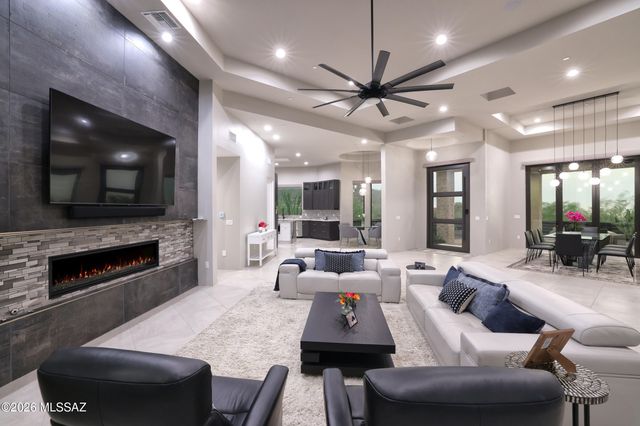 4690 W Long Ridge Place, Marana, AZ 85658