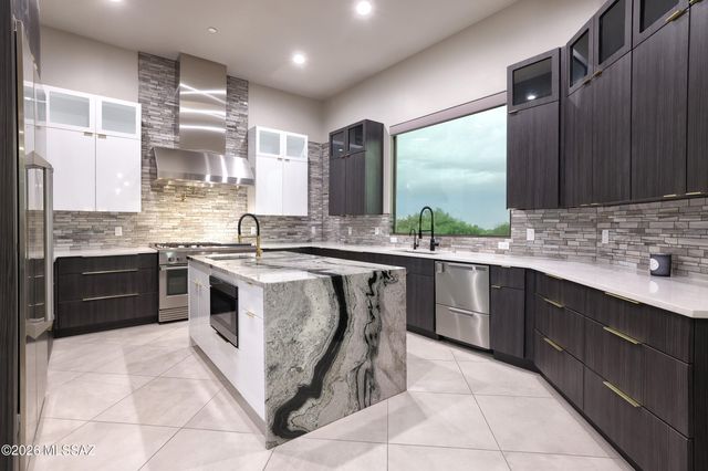 4690 W Long Ridge Place, Marana, AZ 85658
