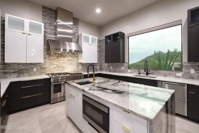 4690 W Long Ridge Place, Marana, AZ 85658