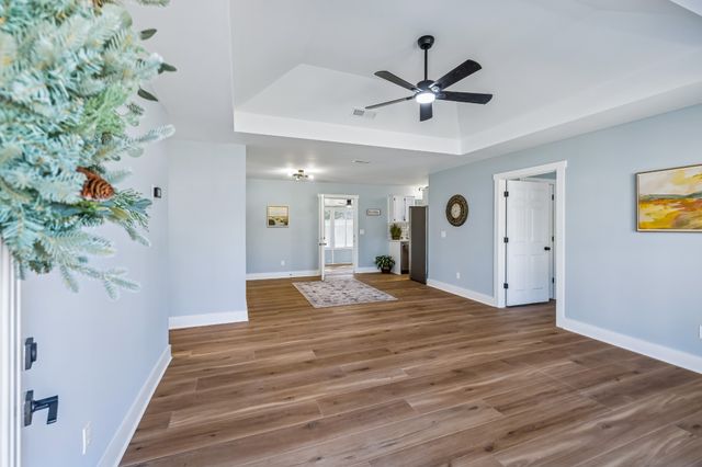 158 Suncrest Dr, La Vergne, TN 37086