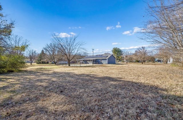 158 Suncrest Dr, La Vergne, TN 37086