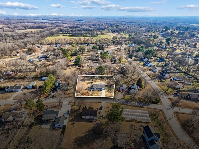 158 Suncrest Dr, La Vergne, TN 37086