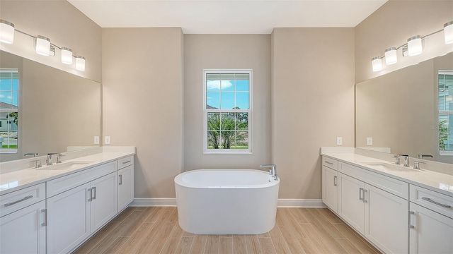 6336 LAKE WOODRUFF COURT, Sarasota, FL 34241