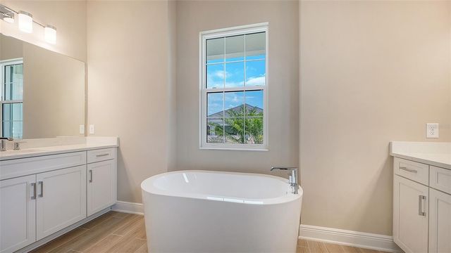 6336 LAKE WOODRUFF COURT, Sarasota, FL 34241