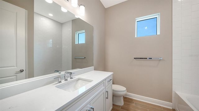 6336 LAKE WOODRUFF COURT, Sarasota, FL 34241