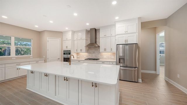 6336 LAKE WOODRUFF COURT, Sarasota, FL 34241