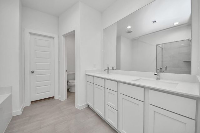 18551 Athena Flower Drive, Fresno, TX 77545