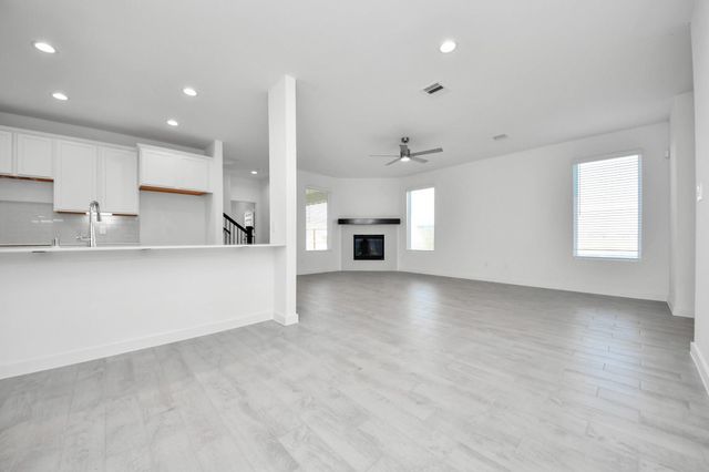18551 Athena Flower Drive, Fresno, TX 77545