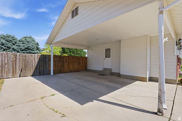 3799 FOXGLEN DR, Roy, UT 84067