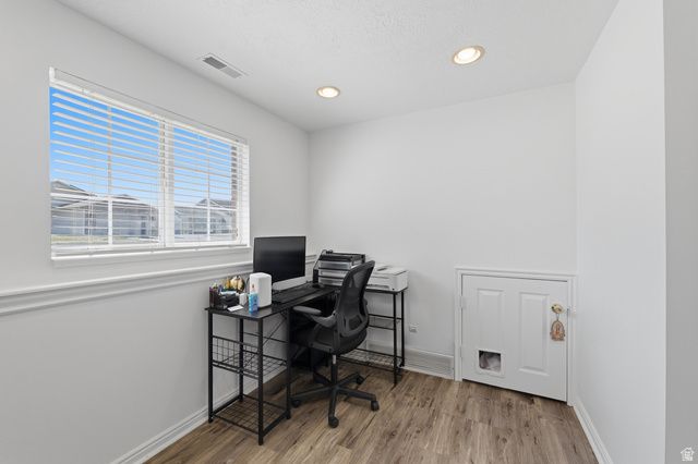 3799 FOXGLEN DR, Roy, UT 84067