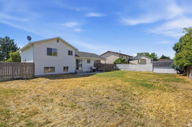 3799 FOXGLEN DR, Roy, UT 84067