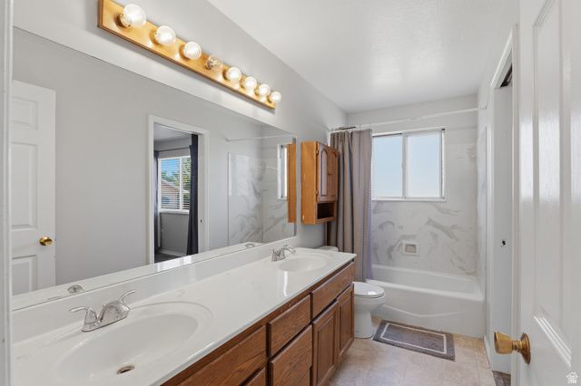 3799 FOXGLEN DR, Roy, UT 84067