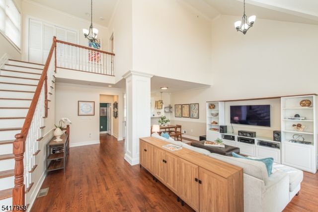 21 Riverbend Ct, New Providence Boro, NJ 07974