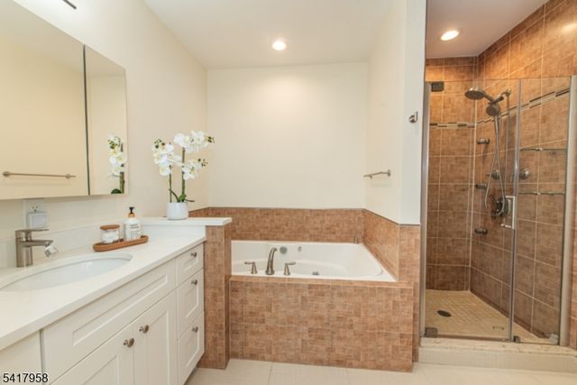 21 Riverbend Ct, New Providence Boro, NJ 07974