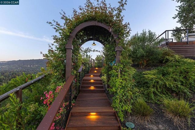 331 Corrie Place, Alamo, CA 94507