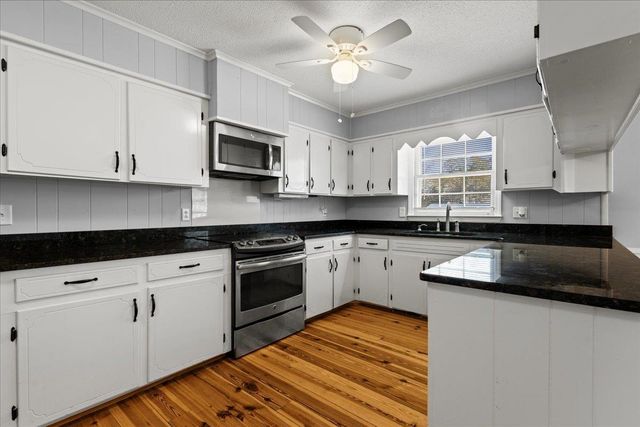 1005 S Main St., Mullins, SC 29574