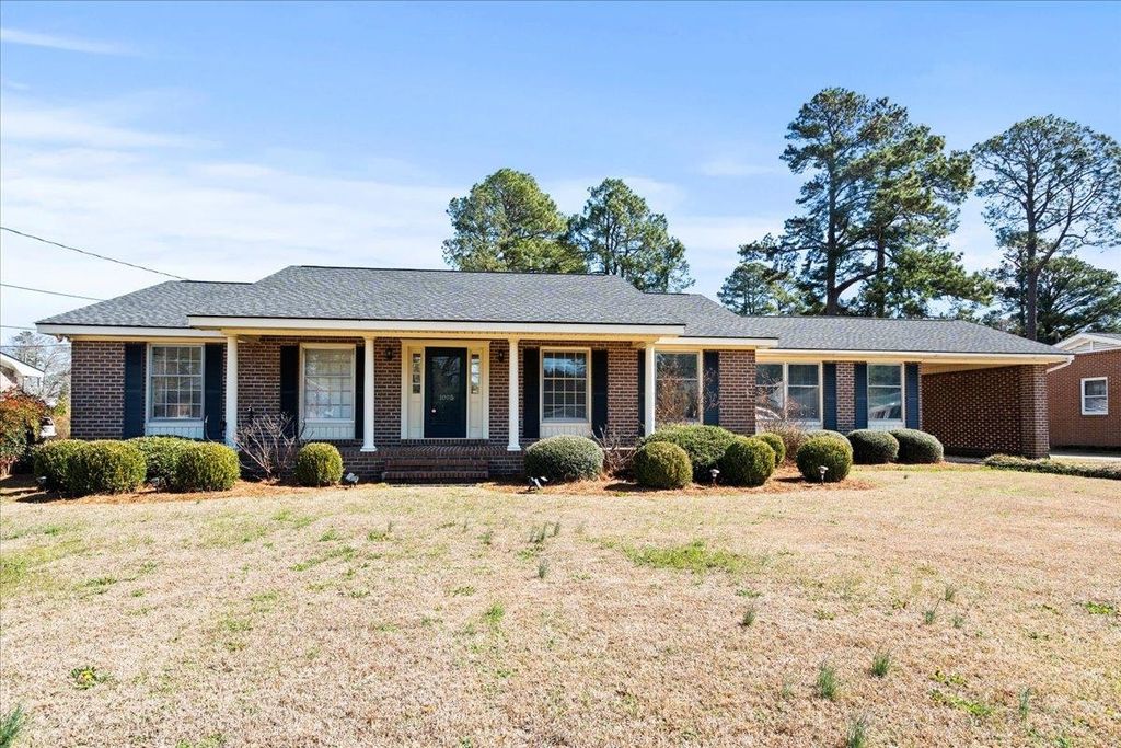 1005 S Main St., Mullins, SC 29574