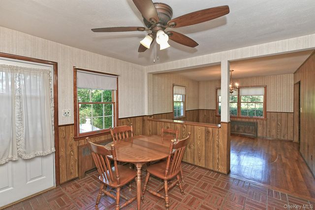 20 Brook Lane, Smithtown, NY 11787