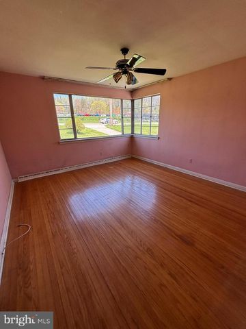 4022 W CHESTER PIKE, Newtown Square, PA 19073