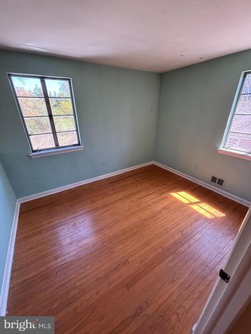 4022 W CHESTER PIKE, Newtown Square, PA 19073