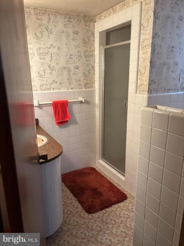 4022 W CHESTER PIKE, Newtown Square, PA 19073