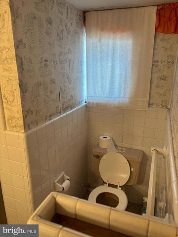 4022 W CHESTER PIKE, Newtown Square, PA 19073