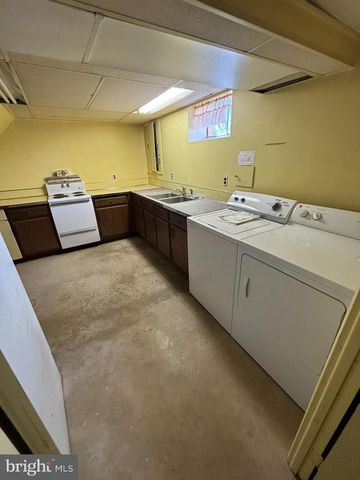 4022 W CHESTER PIKE, Newtown Square, PA 19073