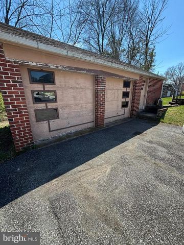 4022 W CHESTER PIKE, Newtown Square, PA 19073