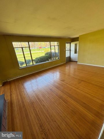 4022 W CHESTER PIKE, Newtown Square, PA 19073