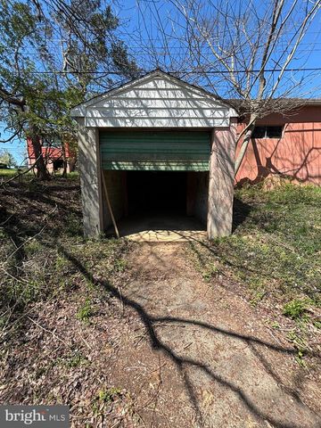 4022 W CHESTER PIKE, Newtown Square, PA 19073