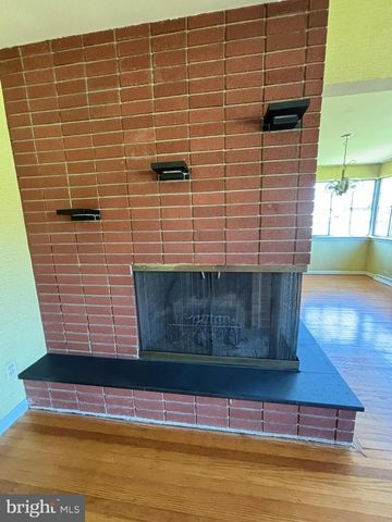 4022 W CHESTER PIKE, Newtown Square, PA 19073