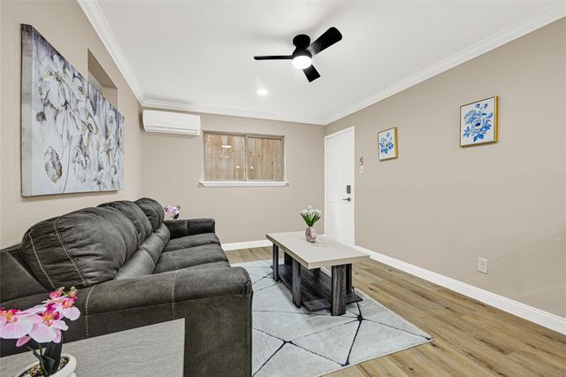 1603 Welch 5, Houston, TX 77006