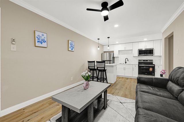 1603 Welch 5, Houston, TX 77006