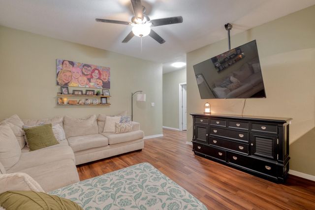 920 Washburn ST, Taylor, TX 76574