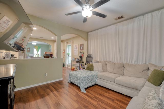 920 Washburn ST, Taylor, TX 76574