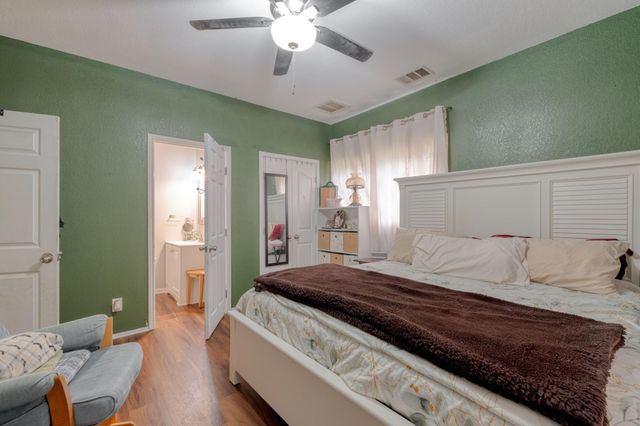 920 Washburn ST, Taylor, TX 76574