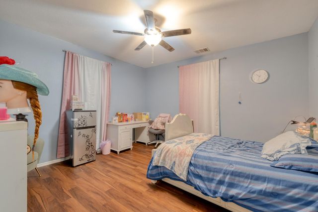 920 Washburn ST, Taylor, TX 76574