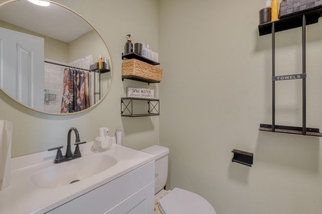 920 Washburn ST, Taylor, TX 76574