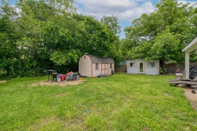 920 Washburn ST, Taylor, TX 76574