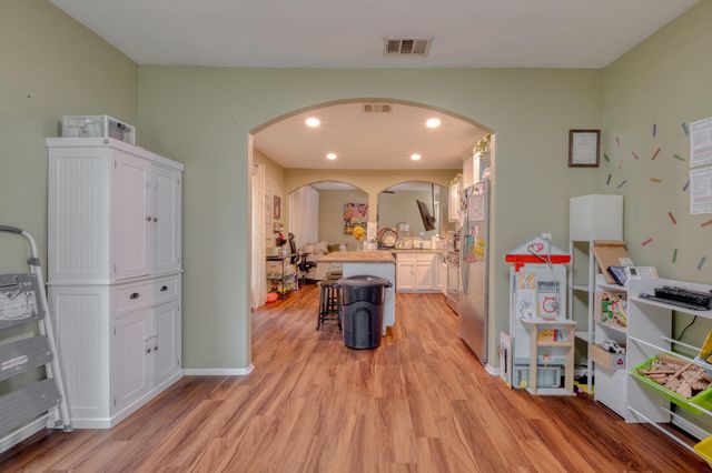 920 Washburn ST, Taylor, TX 76574