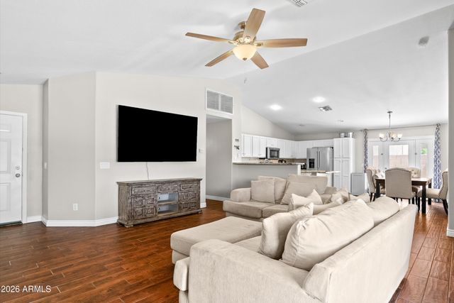 9319 W HARMONY Lane, Peoria, AZ 85382